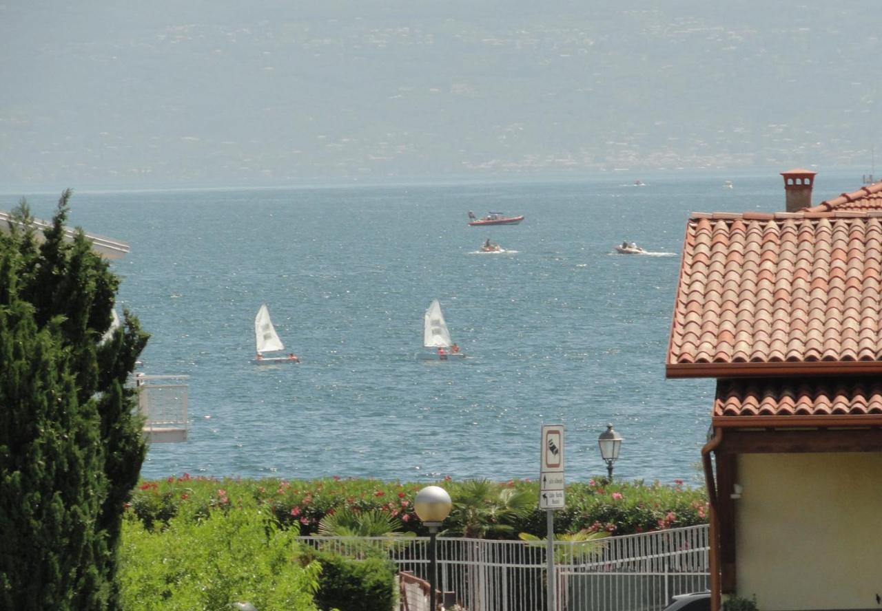 Villa Donne Del Lago Vittoria Salò Exteriör bild
